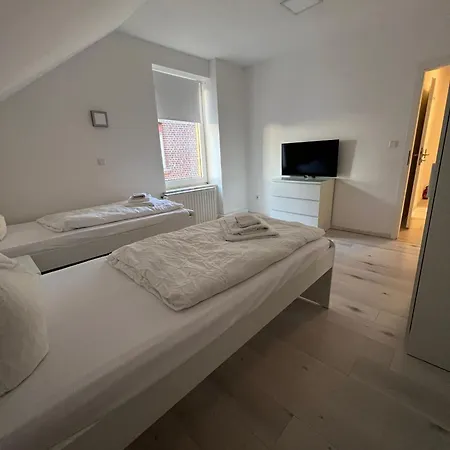 Premium Near Duesseldorf Airport Apartment *