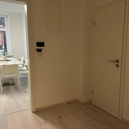 Premium Near Duesseldorf Airport شقة *