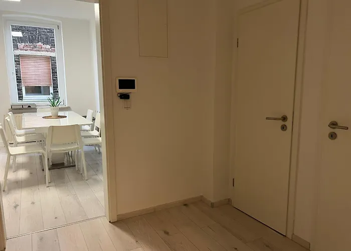 Premium Near Düsseldorf Airport Apartment *